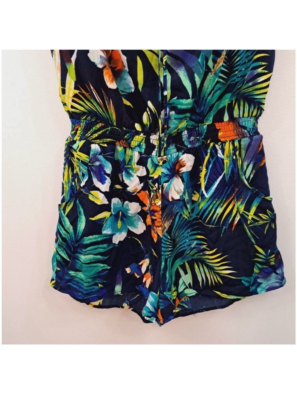 A.Byer Spaghetti Strap Halter Romper
Hawaiian Sz Medium NWT - Picture 4 of 14